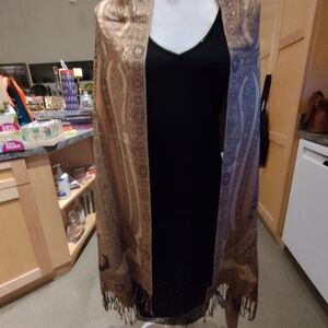 Vince Camuto Elegant Winter Scarf with Metallic Highlights